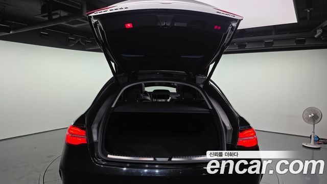 Mercedes-Benz GLE-Class 2018 — photo 20