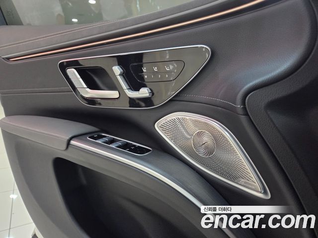 Mercedes-Benz EQS 2023 — photo 11