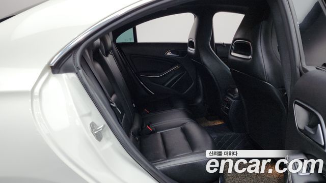 Mercedes-Benz CLA-Class 2017 — photo 11