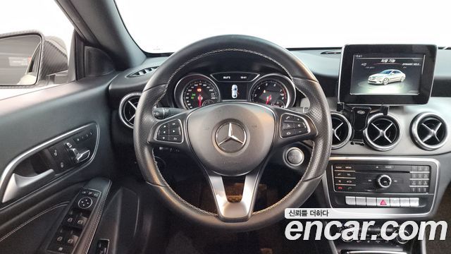 Mercedes-Benz CLA-Class 2017 — photo 12