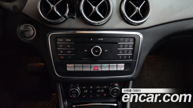 Mercedes-Benz CLA-Class 2017 — photo 20