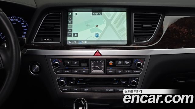 Hyundai Genesis 2016 — photo 14