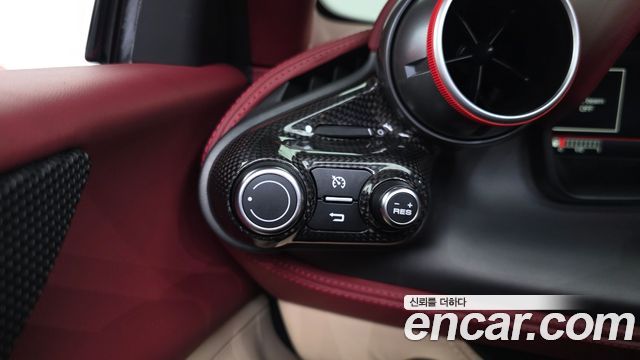 Ferrari F8 2021 — photo 16