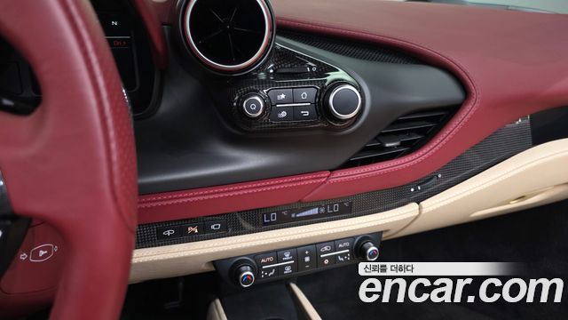 Ferrari F8 2021 — photo 17