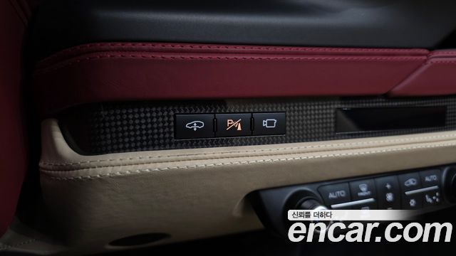 Ferrari F8 2021 — photo 18