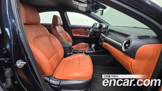 Kia K3 2022 — photo 10