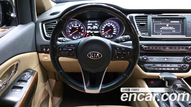 Kia Canival 2018 — photo 13