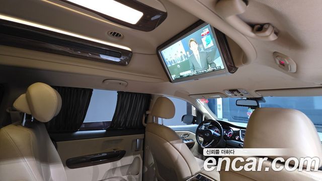 Kia Canival 2018 — photo 19
