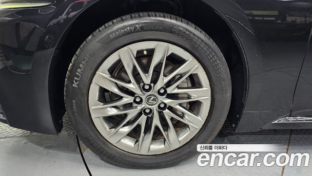 Lexus LS 2019 — photo 5