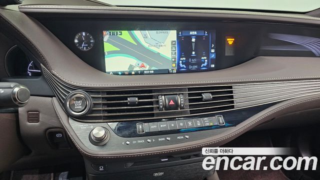 Lexus LS 2019 — photo 14