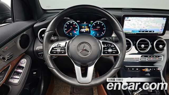 Mercedes-Benz GLC-Class 2022 — photo 19