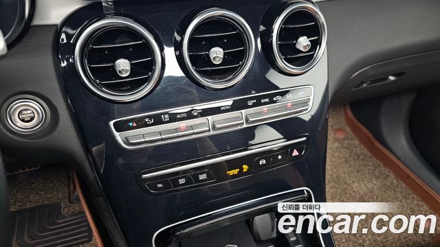 Mercedes-Benz GLC-Class 2022 — photo 25