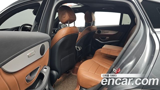 Mercedes-Benz GLC-Class 2022 — photo 16