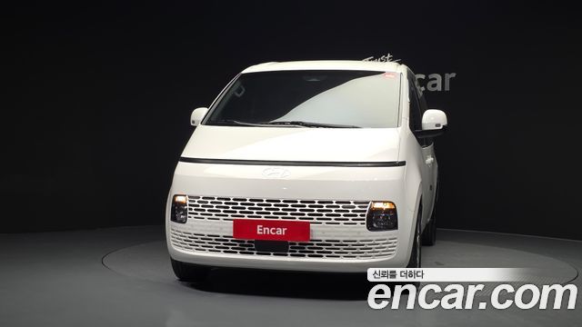 Hyundai Staria 2025 — photo 3