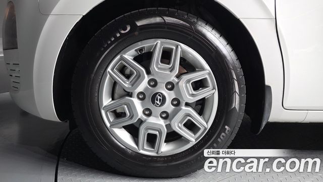 Hyundai Staria 2025 — photo 5