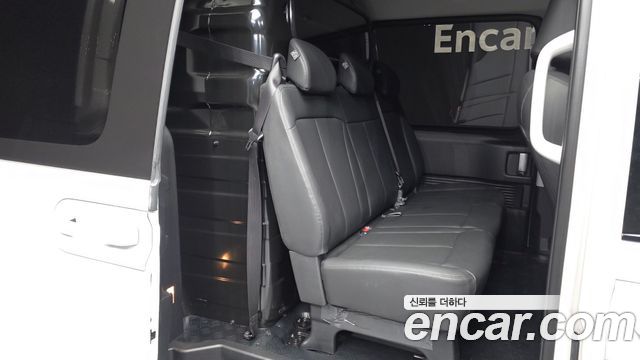 Hyundai Staria 2025 — photo 18