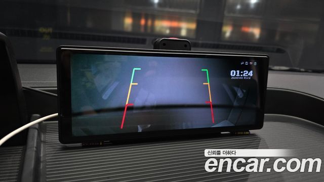 Hyundai Staria 2025 — photo 21