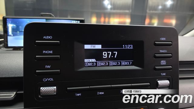 Hyundai Staria 2025 — photo 22