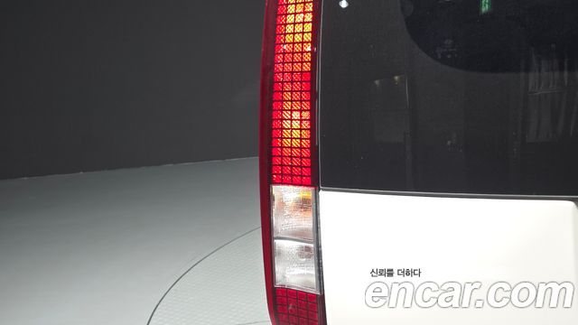 Hyundai Staria 2025 — photo 9