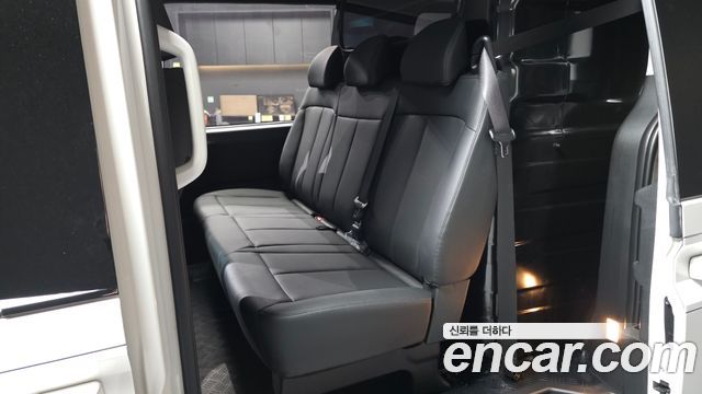 Hyundai Staria 2025 — photo 16
