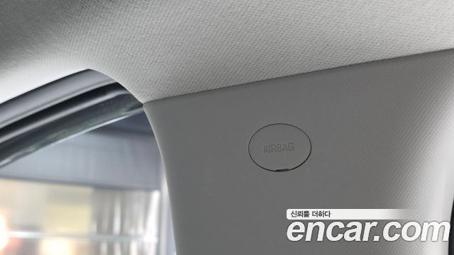 Hyundai Staria 2025 — photo 33