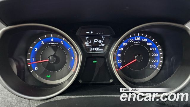 Hyundai AVANTE 2015 — photo 11