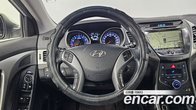 Hyundai AVANTE 2015 — photo 19