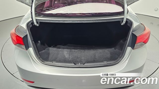 Hyundai AVANTE 2015 — photo 21