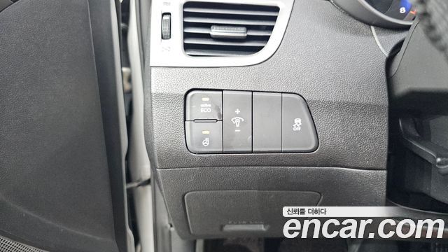 Hyundai AVANTE 2015 — photo 23