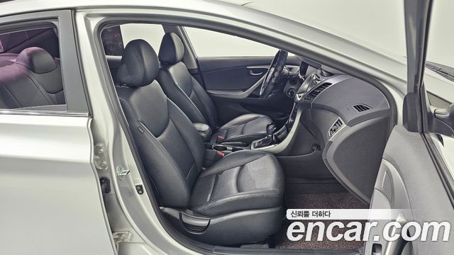 Hyundai AVANTE 2015 — photo 16