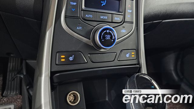 Hyundai AVANTE 2015 — photo 27