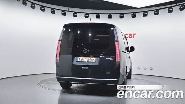 Hyundai Staria 2022 — photo 4