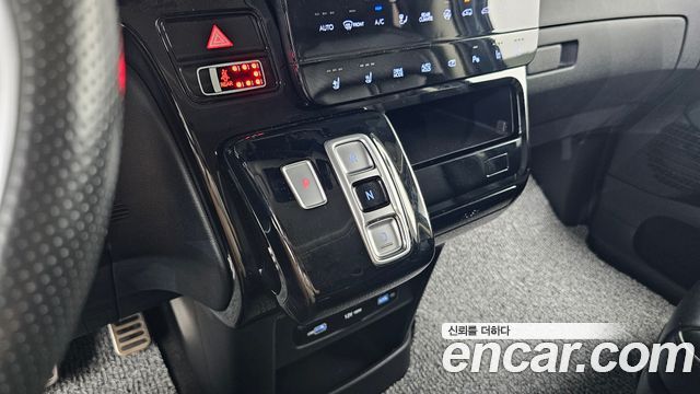 Hyundai Staria 2022 — photo 9