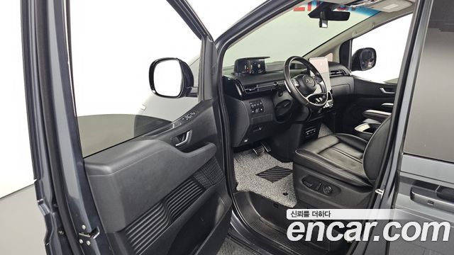 Hyundai Staria 2022 — photo 10