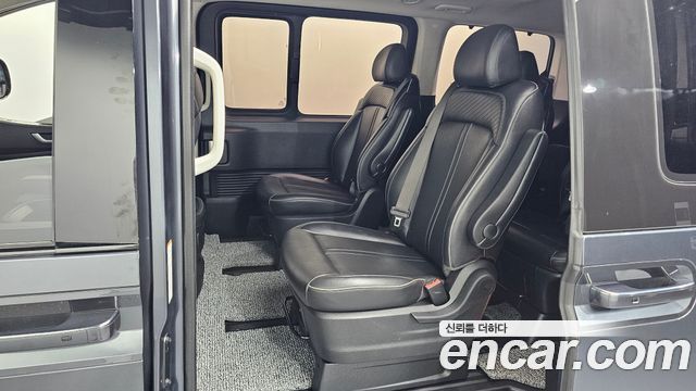 Hyundai Staria 2022 — photo 11