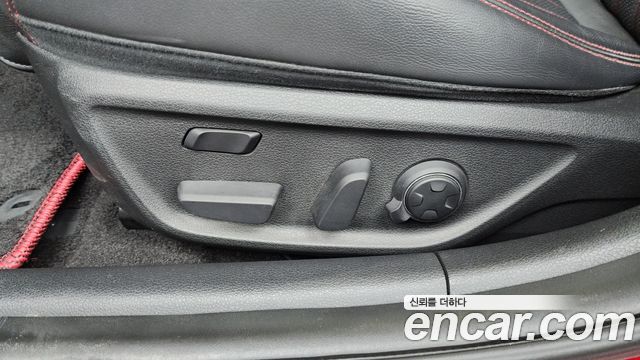 Genesis G70 2019 — photo 32