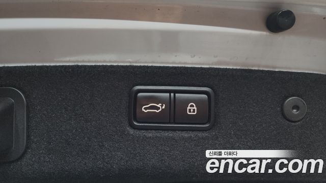 Genesis G70 2019 — photo 23