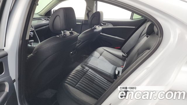 Genesis G70 2019 — photo 25
