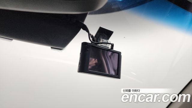 Genesis G70 2019 — photo 26