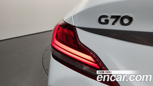 Genesis G70 2019 — photo 9