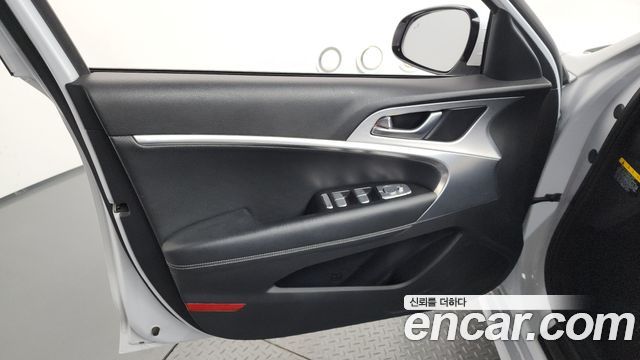 Genesis G70 2019 — photo 14