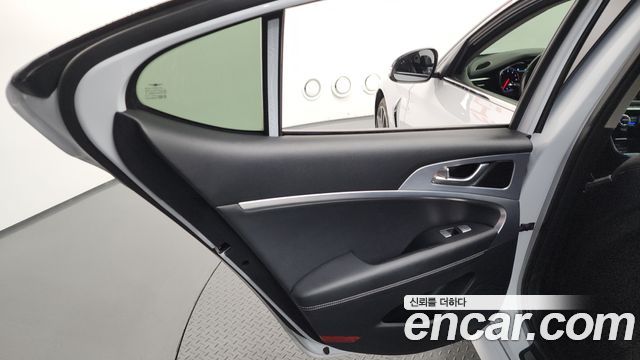 Genesis G70 2019 — photo 15