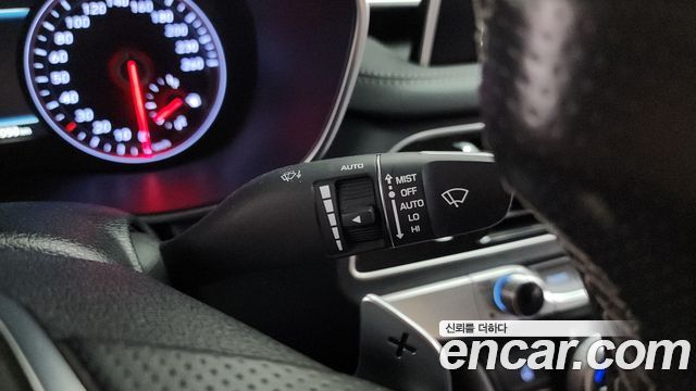Genesis G70 2019 — photo 30