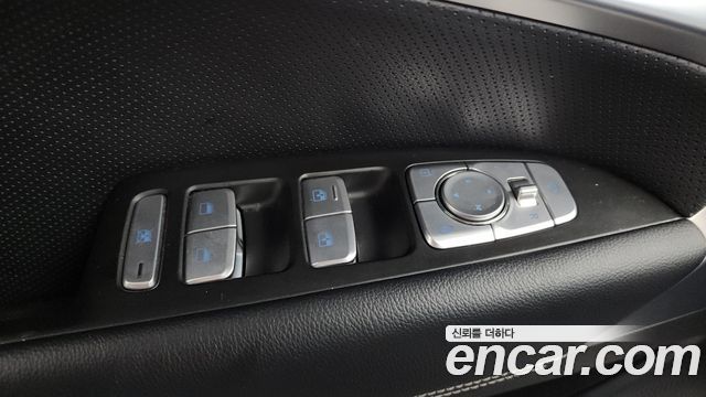 Genesis G70 2019 — photo 34