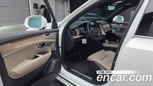 Volvo XC90 2026 — photo 13
