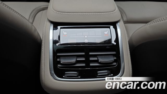 Volvo XC90 2026 — photo 34