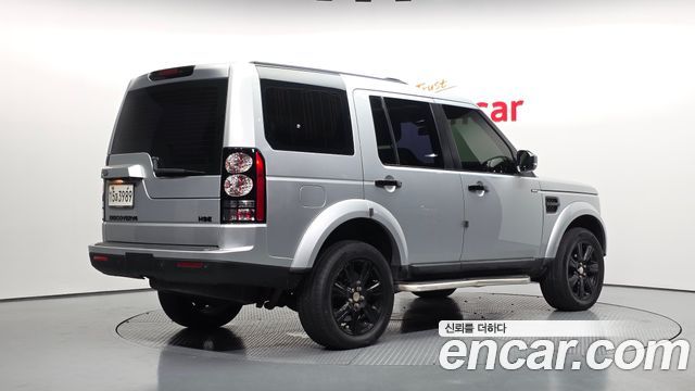 Land Rover Discovery 2014 — photo 2