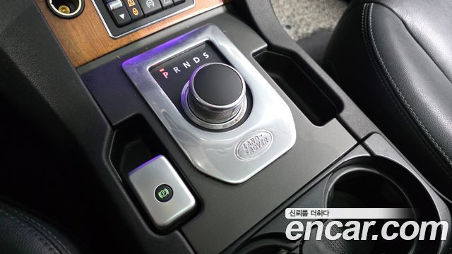 Land Rover Discovery 2014 — photo 9