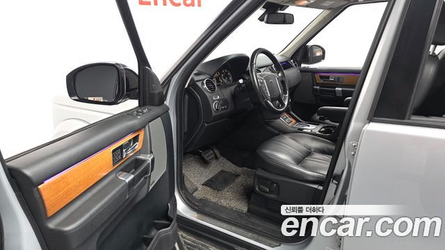 Land Rover Discovery 2014 — photo 10