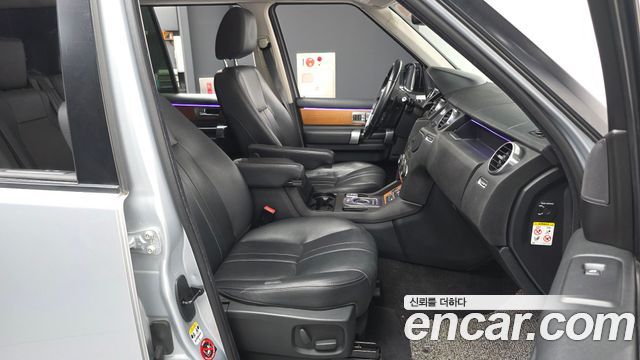 Land Rover Discovery 2014 — photo 11